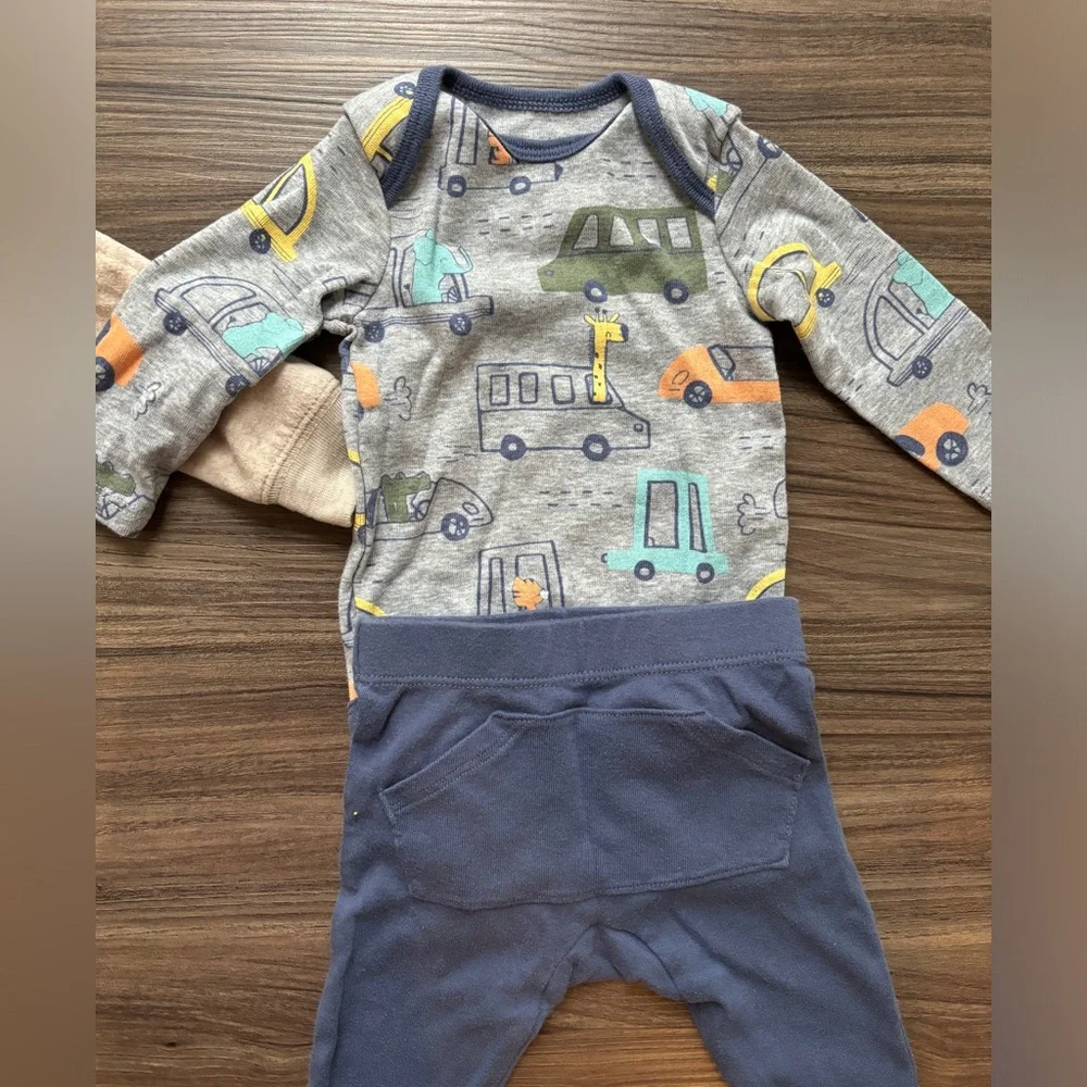 2 Matching Set Outfits Size 3 Months 3-6 Months